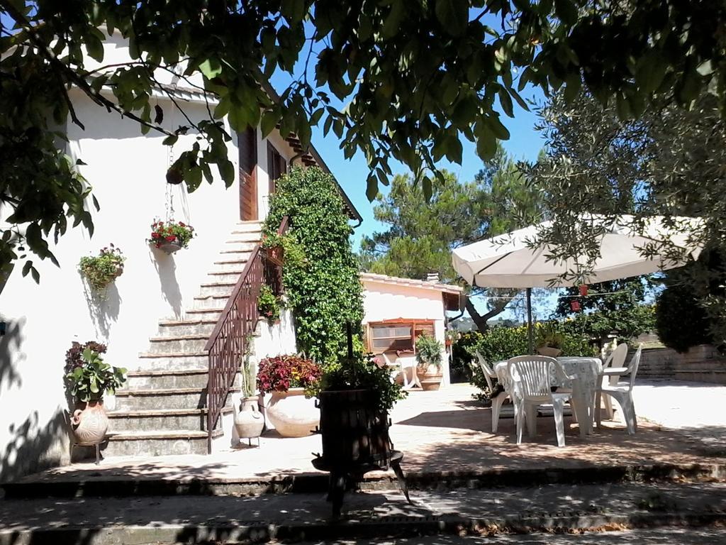 Bed And Breakfast Casale Isorella 산제미니 외부 사진