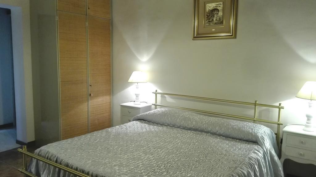 Bed And Breakfast Casale Isorella 산제미니 외부 사진