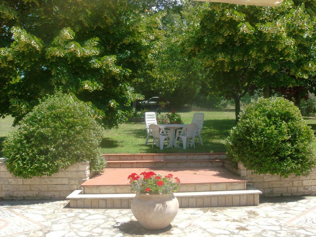 Bed And Breakfast Casale Isorella 산제미니 외부 사진