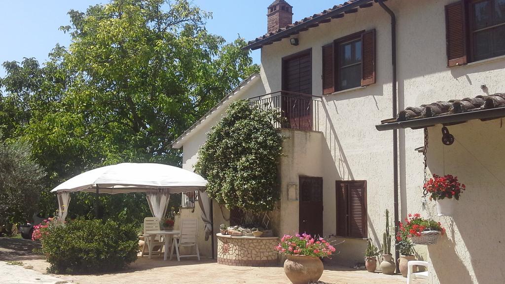 Bed And Breakfast Casale Isorella 산제미니 외부 사진