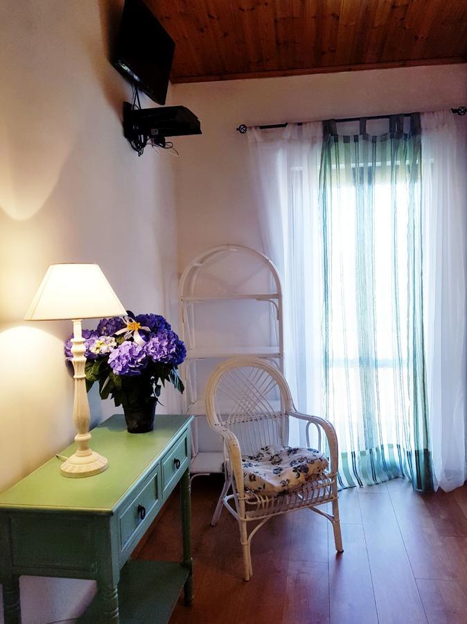 Bed And Breakfast Casale Isorella 산제미니 외부 사진